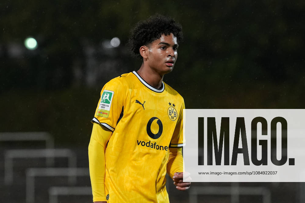 Saison 2026 2027 14. Spieltag Regionalliga West im Stadion Rote Erde, Dortmund, Germany. BV Borussia Dortmund U23 - Bonner SC. Mathis Albert (BVB)