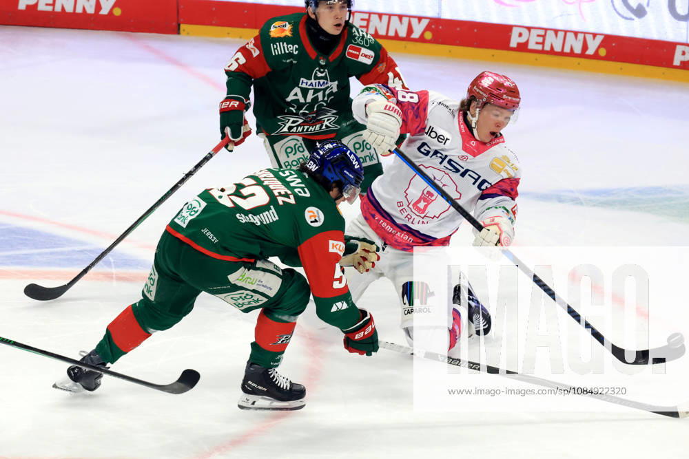 DEU, GER, Eishockey, 11.Spieltag, Saison 2026 27, Berlin, Eisbaeren Berlin vs. Augsburger Panther Jonas Mueller ( Eisbaeren Berlin 18 ), ENRICO HENRIQUEZ ( Augsburger Panther 52 ) nordphoto GmbH Engler Berlin Uber-Arena Berlin Deutschland