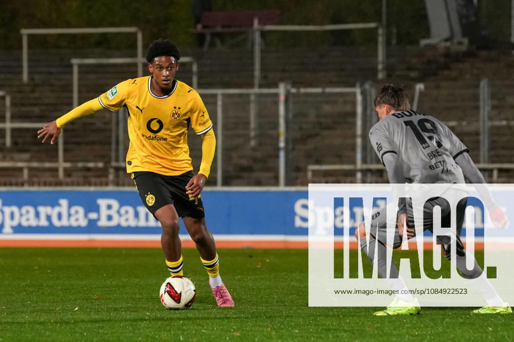 Saison 2026 2027 14. Spieltag Regionalliga West im Stadion Rote Erde, Dortmund, Germany. BV Borussia Dortmund U23 - Bonner SC. Enzo de Pina Duarte dos Santos (BVB)
