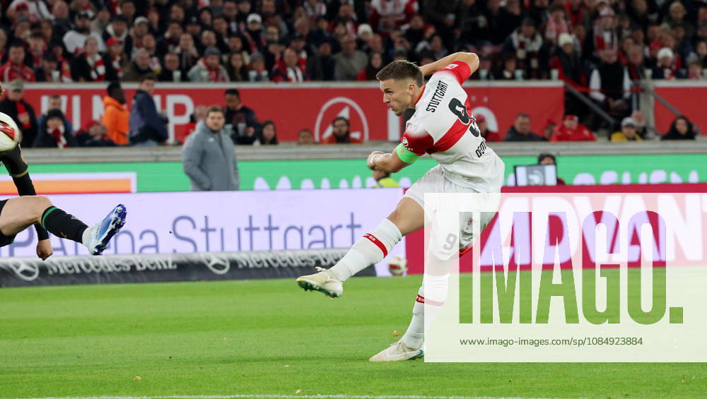 Stuttgart, Fußball Bundesliga, 7. Spieltag, VfB Stuttgart vs. Borussia Mönchengladbach , Tor zum 1 :0 durch Ermedin Demirovic ( VfB )