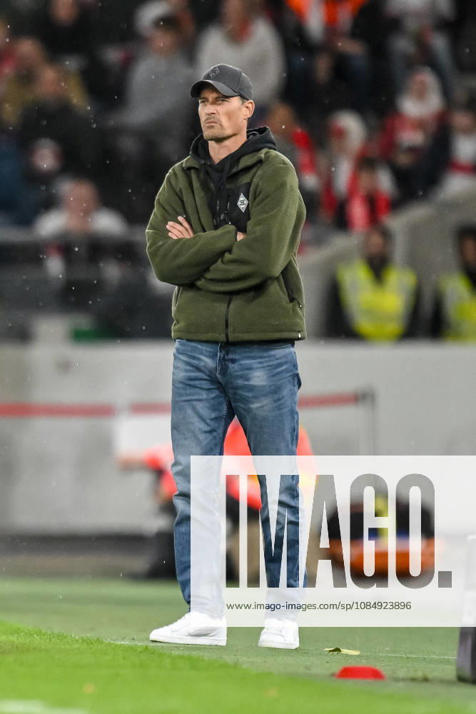Alexander Blessin (Borussia Moenchengladbach) gestikuliert, gestik waehrend des spiels der 1. Bundesliga zwischen VfB Stuttgart und Borussia Moenchengladbach, MHPArena am 23. October 2026 in Stuttgart, Deutschland. (Foto von Harry Langer DeFodi Images) +++ Alexander Blessin (Borussia Moenchengladbach) gestures during the Bundesliga match between VfB Stuttgart and Borussia Moenchengladbach at MHPArena on October 23, 2026 in Stuttgart, Germany. (Photo by Harry Langer DeFodi Images) DFB DFL REGULATIONS PROHIBIT ANY USE OF PHOTOGRAPHS AS IMAGE SEQUENCES AND OR QUASI-VIDEO. (Photo by Harry Langer DeFodi Images) DFB DFL REGULATIONS PROHIBIT ANY USE OF PHOTOGRAPHS AS IMAGE SEQUENCES AND OR QUASI-VIDEO. -