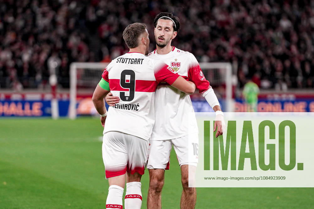 Deutschland: Fussball Saison 2026 2027 , 1. Bundesliga , 7. Spieltag , VfB Stuttgart vs. Borussia Mönchengladbach - MHP-Arena (Stuttgart) : Atakan Karazor (VfB Stuttgart, 16) und Ermedin Demirović Ermedin Demirovic (VfB Stuttgart, 9) Tor und Torjubel zum 1:0, Tor, Torjubel, Jubel, Freude, Emotionen Stuttgart MHP-Arena Deutschland Germany