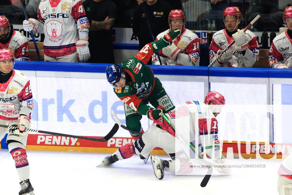DEU, GER, Eishockey, 11.Spieltag, Saison 2026 27, Berlin, Eisbaeren Berlin vs. Augsburger Panther Eric Mik ( Eisbaeren Berlin 12 ), TIM WOHLGEMUTH ( Augsburger Panther 33 ) nordphoto GmbH Engler Berlin Uber-Arena Berlin Deutschland