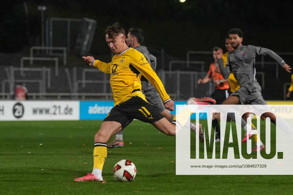 Saison 2026 2027 14. Spieltag Regionalliga West im Stadion Rote Erde, Dortmund, Germany. BV Borussia Dortmund U23 - Bonner SC. Arne Wessels (BVB)