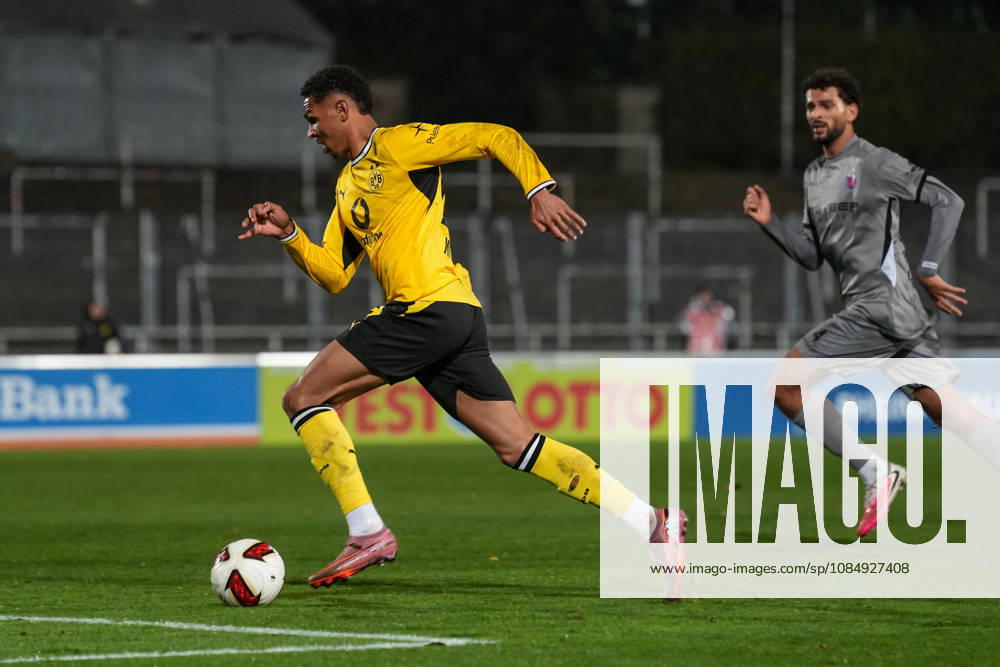 Saison 2026 2027 14. Spieltag Regionalliga West im Stadion Rote Erde, Dortmund, Germany. BV Borussia Dortmund U23 - Bonner SC. Kevin Mutove (BVB)