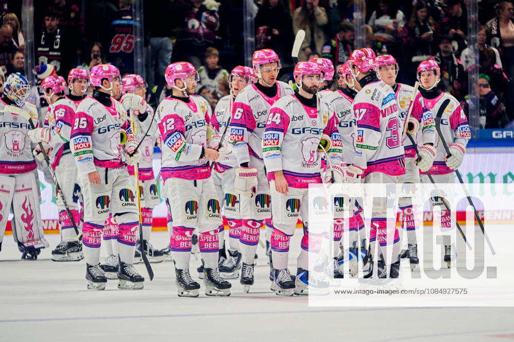 Eisbaeren Berlin jubeln ueber Sieg, 2:1, GER, Eisbaeren Berlin vs. Augsburger Panther, Eishockey Herren, Deutsche Eishockey Liga, DEL, Saison 2026 27, 11. Spieltag, 23.10.2026 GER, Eisbaeren Berlin vs. Augsburger Panther, Eishockey Herren, Deutsche Eishockey Liga, DEL, Saison 2026 27, 11. Spieltag, Berlin