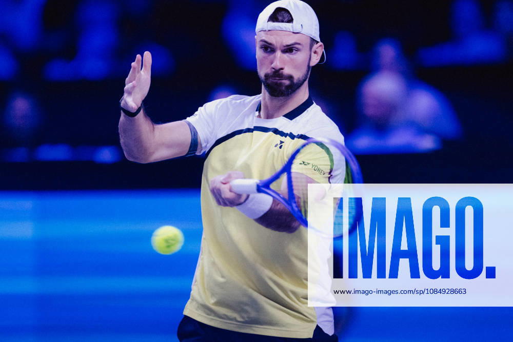 TENNIS - ATP, Tennis Herren Erste Bank Open VIENNA,AUSTRIA,23.OCT.26 - TENNIS - ATP Tour, Erste Bank Open, Red Bull BassLine. Image shows Jurij Rodionov (AUT). GEPAxpictures anderxSolc