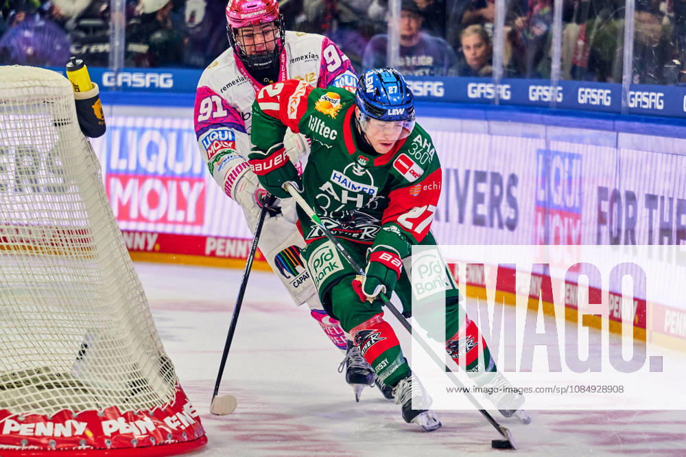 Tobias Krestan (Eisbaeren Berlin, 91), Kyle Mayhew (Augsburger Panther, 27), GER, Eisbaeren Berlin vs. Augsburger Panther, Eishockey Herren, Deutsche Eishockey Liga, DEL, Saison 2026 27, 11. Spieltag, 23.10.2026 GER, Eisbaeren Berlin vs. Augsburger Panther, Eishockey Herren, Deutsche Eishockey Liga, DEL, Saison 2026 27, 11. Spieltag, Berlin