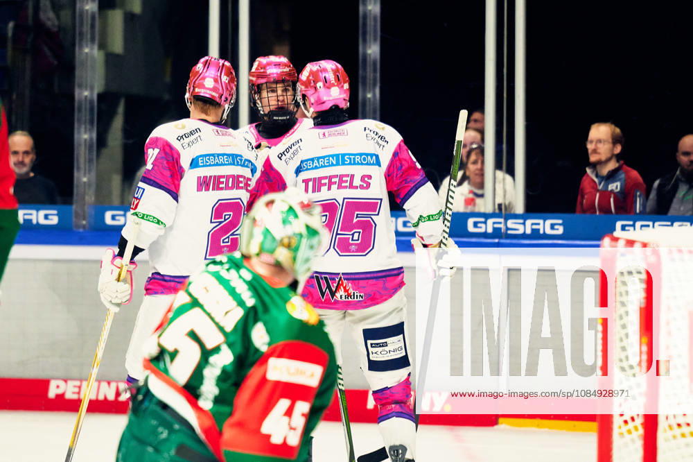 Tor Eisbaeren Berlin, Manuel Wiederer (Eisbaeren Berlin, 21), Frederik Tiffels (Eisbaeren Berlin, 95), Tobias Krestan (Eisbaeren Berlin, 91), GER, Eisbaeren Berlin vs. Augsburger Panther, Eishockey Herren, Deutsche Eishockey Liga, DEL, Saison 2026 27, 11. Spieltag, 23.10.2026 GER, Eisbaeren Berlin vs. Augsburger Panther, Eishockey Herren, Deutsche Eishockey Liga, DEL, Saison 2026 27, 11. Spieltag, Berlin