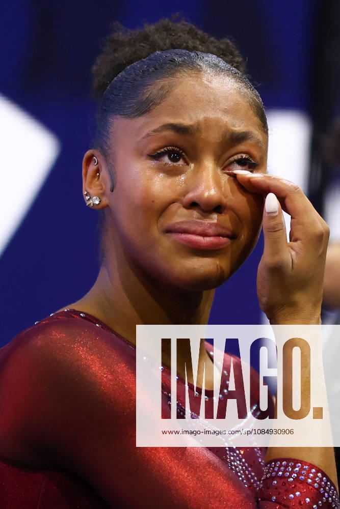 SKYE BLAKELY of USA celebrates winning the Women s All-Around Final of the 54th Artistic Gymnastics World Championships at the Ahoy Arena in Rotterdam, Netherlands. Gymnastics 2026: Artistic World Championships: Women s All-Around Final - ZUMAc179 20261023_zep_c179_023