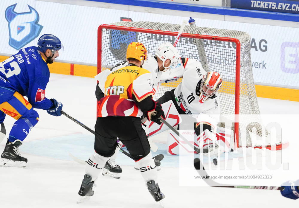 Zug Schweiz. Eishockey Herren Saison 2026-2027 EV Zug - HC Lausanne. Bild. Torhueter Ewan Huet Lausanne HC Aktion