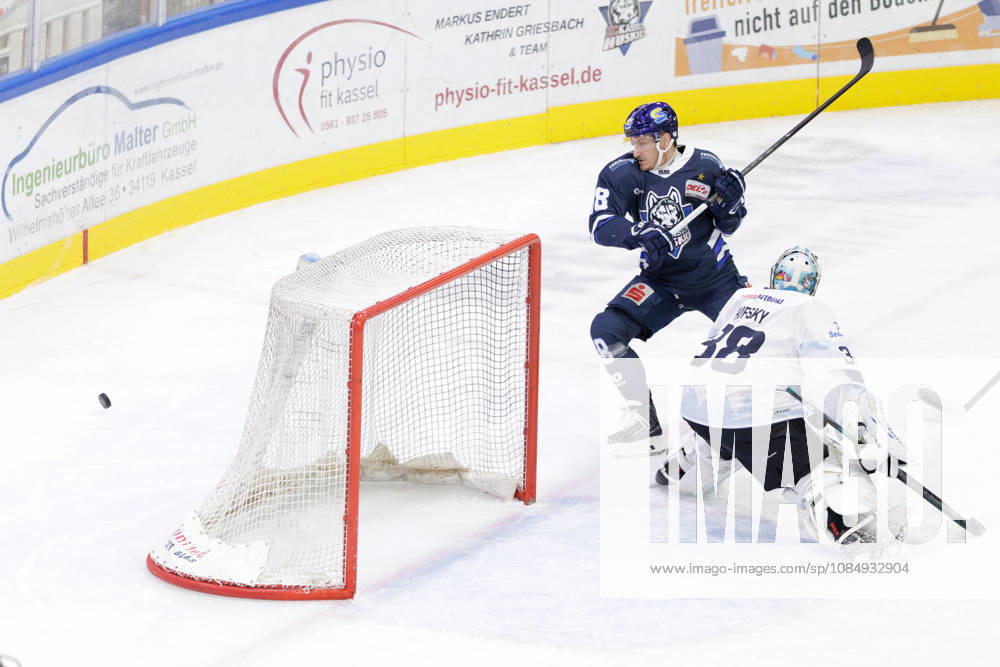 Ice hockey, Eishockey Men - DEL2 - EC Kassel Huskies vs Blue Devils Weiden Season 2026 2027 Laurin Braun (L) of EC Kassel Huskies next to the goal and goalkeeper Kristian Hufsky (R) of Blue Devils Weiden during the DEL2 ice hockey match between EC Kassel Huskies and Blue Devils Weiden in Kassel, Germany, 23 October 2026. Kassel entered the match in second place in the standings, while Weiden were ranked 12th. Hesse