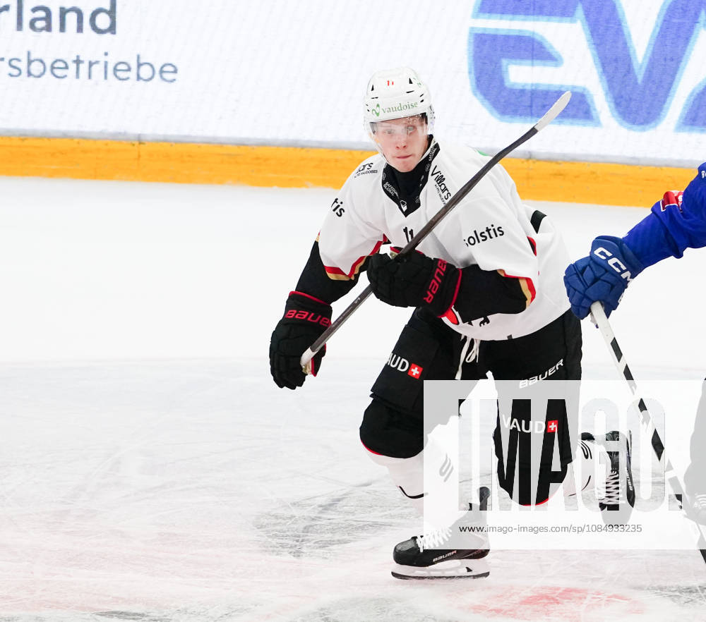 Zug Schweiz. Eishockey Herren Saison 2026-2027 EV Zug - HC Lausanne. Bild. Antti Suomela Lausanne HC Aktion Einzelbild