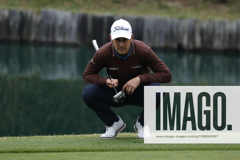 Oct 24, 2026-Cheonan, South Korea-Matteo MANASSERO of Italy action on 18th green during a DP World Tour Genesis Championship at Woo Jeong hills CC in Cheonan, South Korea. Cheonan SOUTH KOREA - ZUMAr168 20261024_aap_r168_005