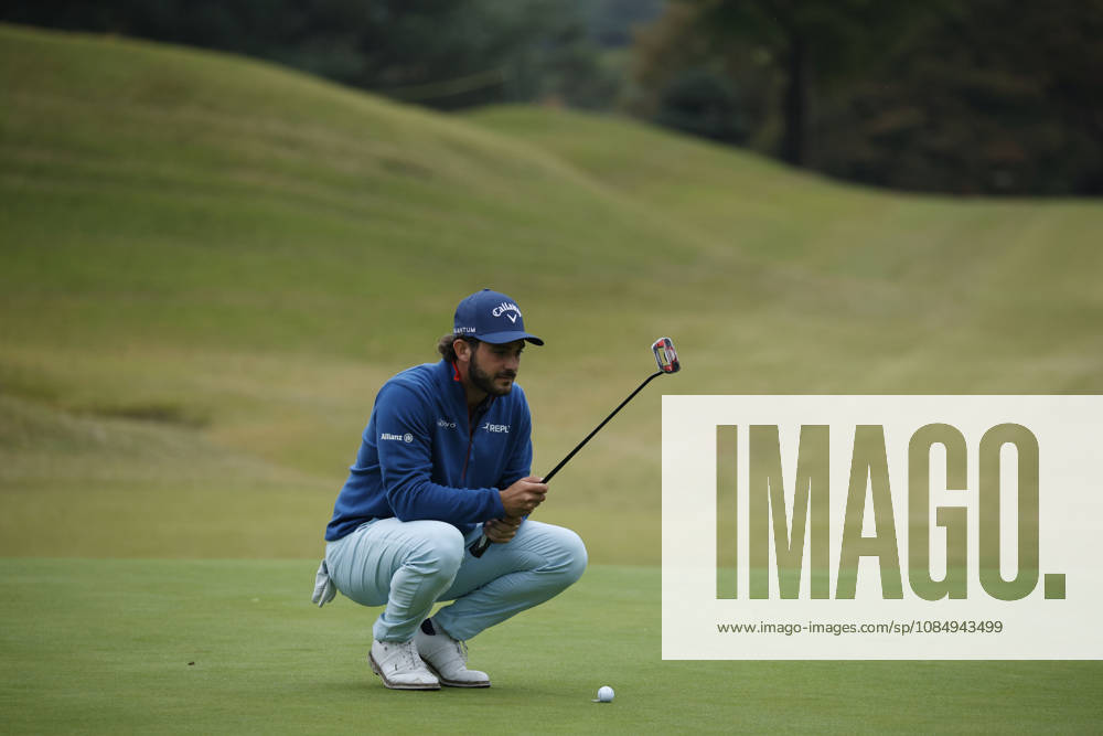 Oct 24, 2026-Cheonan, South Korea-Gregorio DE LEO of Italy action on 17th green during a DP World Tour Genesis Championship at Woo Jeong hills CC in Cheonan, South Korea. Cheonan SOUTH KOREA - ZUMAr168 20261024_aap_r168_008