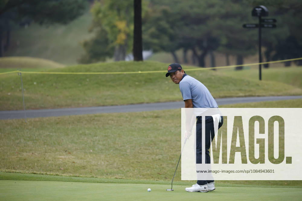 Oct 24, 2026-Cheonan, South Korea-Ashun WU of China action on 17th green during a DP World Tour Genesis Championship at Woo Jeong hills CC in Cheonan, South Korea. Cheonan SOUTH KOREA - ZUMAr168 20261024_aap_r168_024