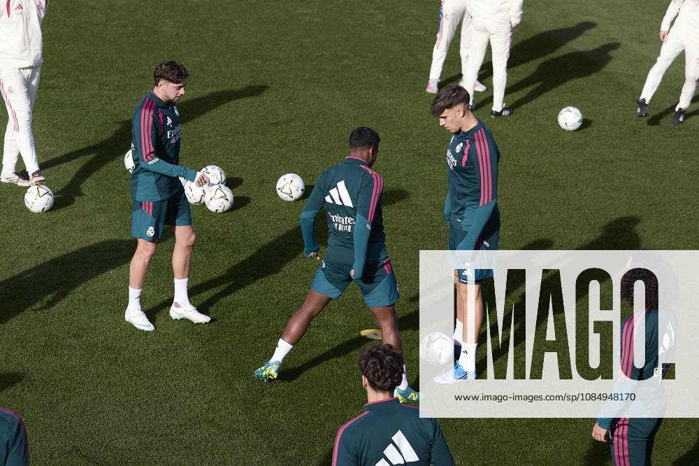 (From L to R) Federico Valverde, Endrick and Carlos Espi (Real Madrid CF) are seen in action during a training session on the eve of the LaLiga EA SPORTS 2026 2027 match between FC Barcelona, Barca and Real Madrid CF..Real Madrid CF is holding its final training session ahead of its tenth LaLiga game. Madrid Spain - ZUMAs197 20261024_aaa_s197_031