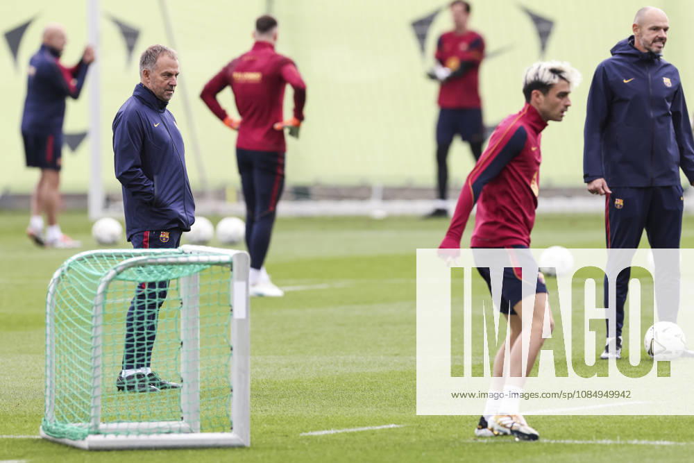 Hansi Flick, head coach during the training day of FC Barcelona, Barca ahead the Spanish League, Laliga EA Sports, football match against Real Madrid CF at Ciudad Esportiva Joan Gamper on October 24, 2026 in Sant Joan Despi, Barcelona, Spain. Sant Joan Despi Spain - ZUMAa181 20261024_zaa_a181_013