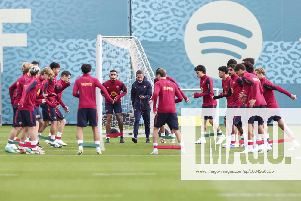 Players of FC Barcelona, Barca during the training day of FC Barcelona ahead the Spanish League, Laliga EA Sports, football match against Real Madrid CF at Ciudad Esportiva Joan Gamper on October 24, 2026 in Sant Joan Despi, Barcelona, Spain. Sant Joan Despi Spain - ZUMAa181 20261024_zaa_a181_031
