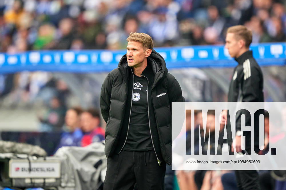 Oliver Kirch (Arminia Bielefeld, Cheftrainer), GER, Hertha BSC vs. Arminia Bielefeld, 2. Bundesliga, Saison 2026 27, 09. Spieltag, 24.10.2026 (DFL REGULATIONS PROHIBIT ANY USE OF PHOTOGRAPHS AS IMAGE SEQUENCES AND OR QUASI - VIDEO). GER, Hertha BSC vs. Arminia Bielefeld, 2. Bundesliga, Saison 2026 27, 09. Spieltag, 24.10.2026 Berlin