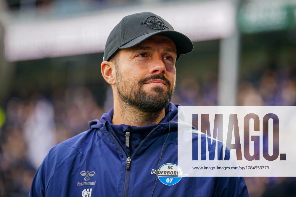 Deutschland: Fussball Bundesliga 2026 - 2027, 7. Spieltag - SC Paderborn vs Hamburger SV - Home-Deluxe-Arena (Paderborn): Ralf Kettemann (Paderborn Trainer) Mimik, Gesichtsausdruck, Emotion