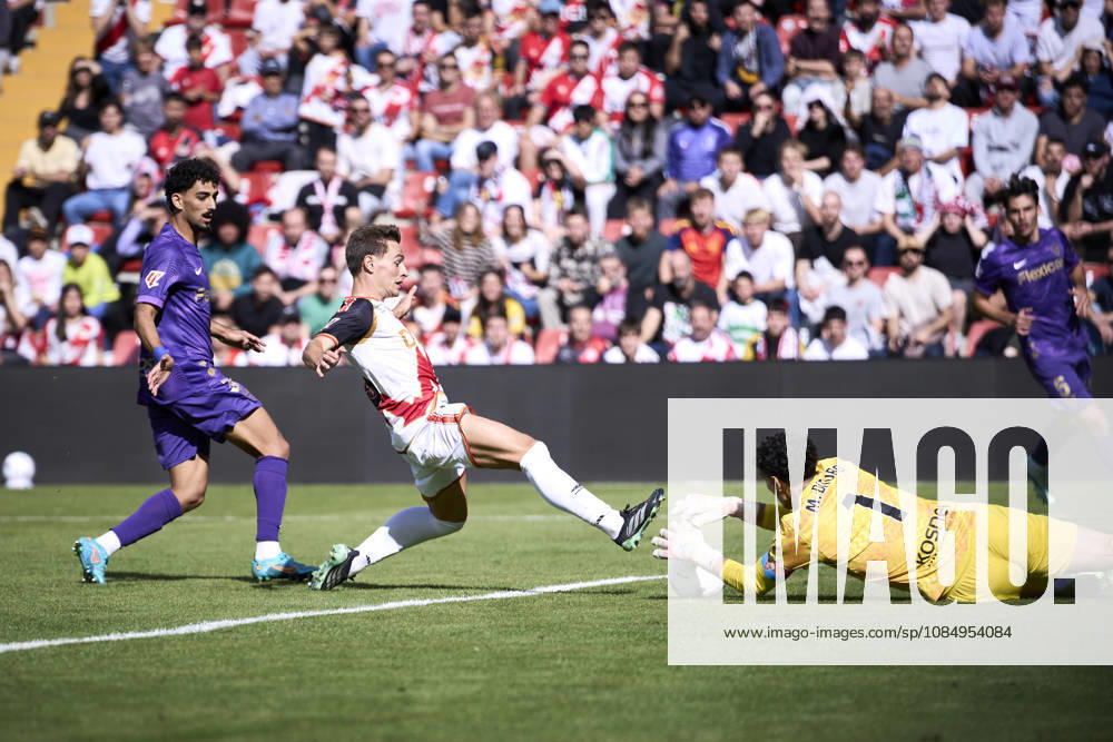 Jorge de Frutos of Rayo Vallecano in action during the Spanish League, LaLiga EA Sports, football match played between Rayo Vallecano and Elche CF at Vallecas stadium on October 24, 2026, in Madrid, Spain. Rayo Vallecano V Elche CF - LaLiga EA Sports - ZUMAa181 20261024_zaa_a181_104