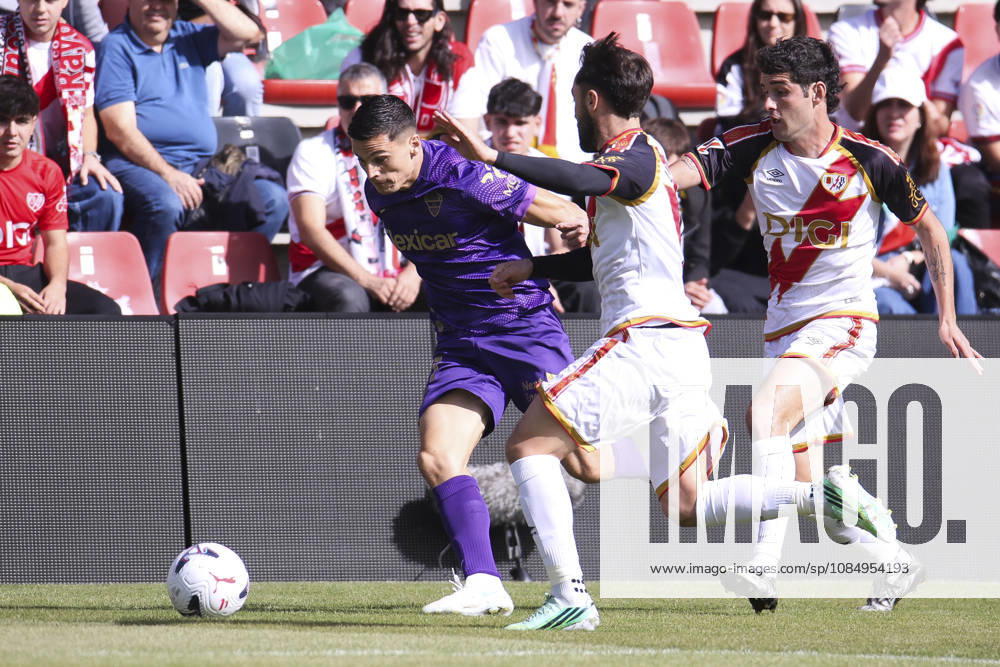 Rayo Vallecano v Espanyol - La Liga EA Sports 2026 27 October 24, 2026, Vallecas Stadium, Madrid, Spain: Lucas Cepeda of Elche fights for the ball against Unai Lopez and Sergio Camello of Rayo Vallecano during La Liga EA Sports match between Rayo Vallecano and Elche CF at Vallecas Stadium on October 24, 2026 in Madrid, Spain. Madrid Vallecas Stadium Madrid Spain