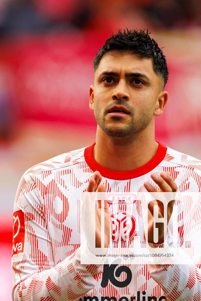 Nadiem Amiri (1. FSV Mainz 05, 10) during the Bundesliga match between 1. FSV Mainz 05 vs. SV Werder Bremen at MEWA Arena on matchday 7 of the 1. Bundesliga on October 24, 2026 in Mainz, Germany. DFL REGULATIONS PROHIBIT ANY USE OF PHOTOGRAPHS AS IMAGE SEQUENCES AND OR QUASI-VIDEO. Rhineland-Palatinate Germany