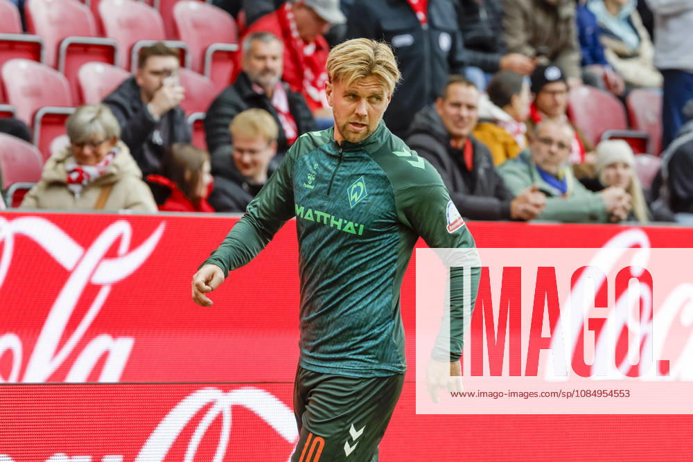 Niclas Füllkrug, Fullkrug (SV Werder Bremen, 10) beim Aufwärmen vor Spielbeginn , Deutschland, Fussball, 1. Bundesliga, 7.Spieltag, 2026 2027, 1. FSV Mainz vs. SV Werder Bremen, 24.10.2026, Mainz Mewa Arena Deutschland