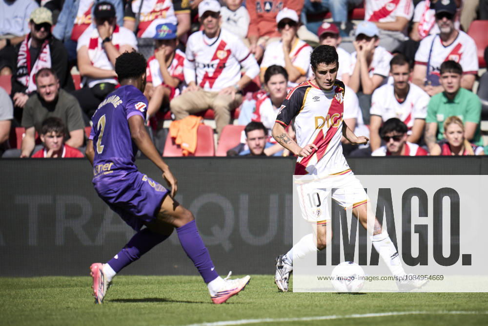 Sergio Camello of Rayo Vallecano in action during the Spanish League, LaLiga EA Sports, football match played between Rayo Vallecano and Elche CF at Vallecas stadium on October 24, 2026, in Madrid, Spain. Rayo Vallecano V Elche CF - LaLiga EA Sports - ZUMAa181 20261024_zaa_a181_110