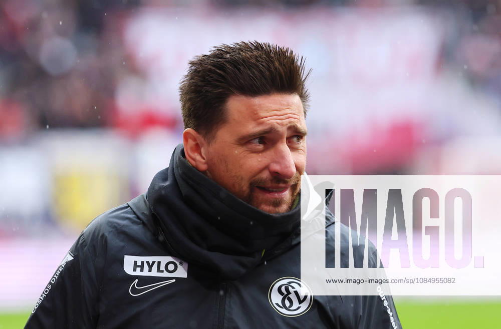 RB Leipzig - Elversberg Bundesliga Leipzig, 24.10.2026, Red Bull Arena, Fussball, Bundesliga, Spieltag 7 , RB Leipzig vs. SV 07 Elversberg , Im Bild: Trainer Vincent Wagner (SV Elversberg) ,