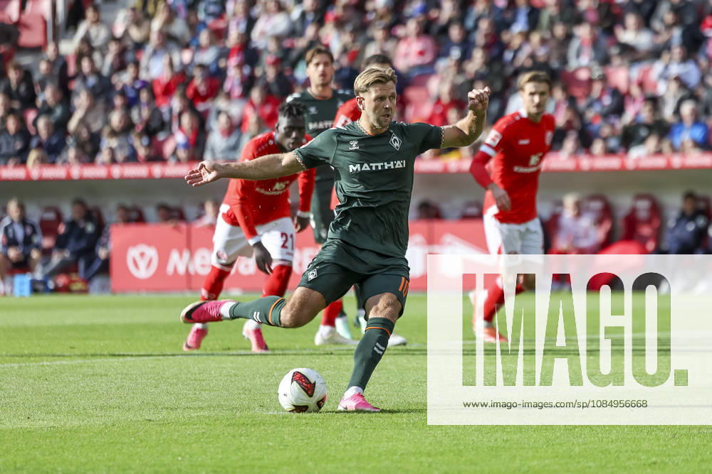 Niclas Füllkrug, Fullkrug (SV Werder Bremen, 10) beim Elfmeter , Deutschland, Fussball, 1. Bundesliga, 7.Spieltag, 2026 2027, 1. FSV Mainz vs. SV Werder Bremen, 24.10.2026, Mainz Mewa Arena Deutschland