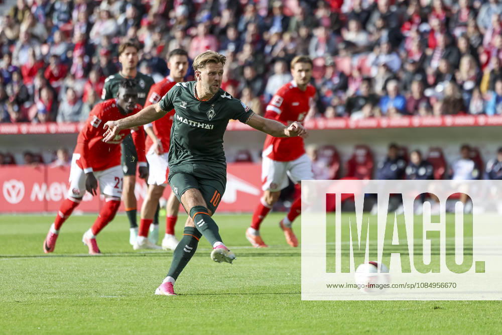 Niclas Füllkrug, Fullkrug (SV Werder Bremen, 10) beim Elfmeter , Deutschland, Fussball, 1. Bundesliga, 7.Spieltag, 2026 2027, 1. FSV Mainz vs. SV Werder Bremen, 24.10.2026, Mainz Mewa Arena Deutschland