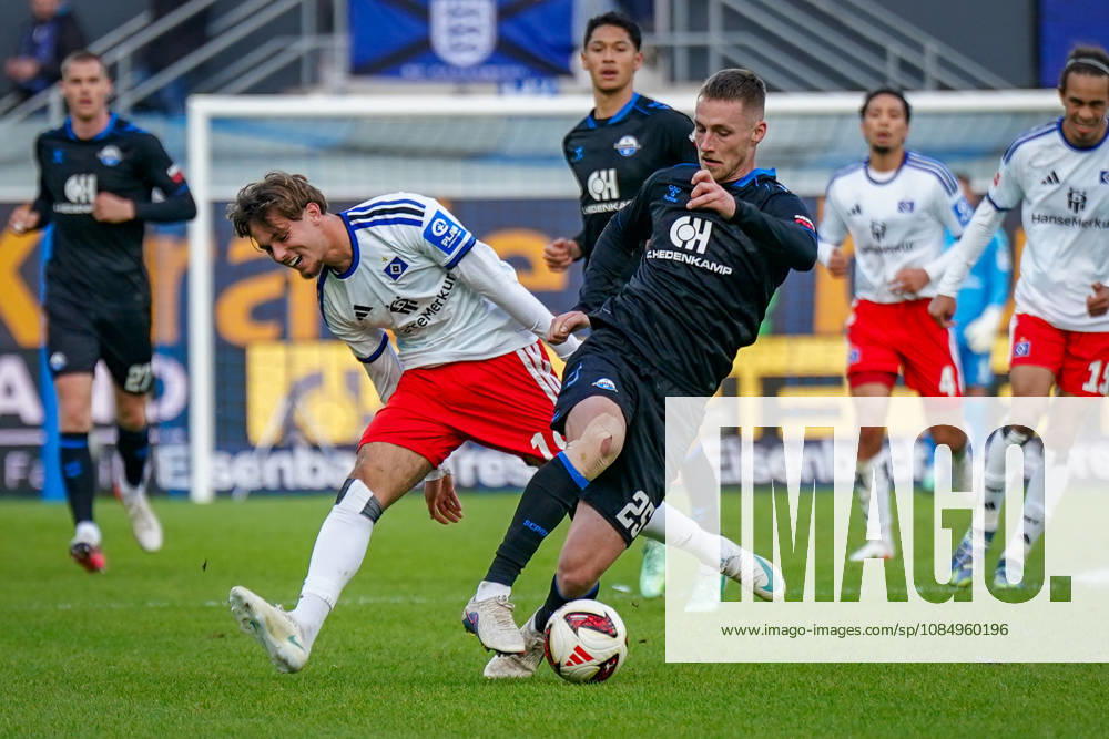Deutschland: Fussball Bundesliga 2026 - 2027, 7. Spieltag - SC Paderborn vs Hamburger SV - Home-Deluxe-Arena (Paderborn): Tjark Scheller (Paderborn 25) Otto Stange (Hamburger SV, 19) im Zweikampf
