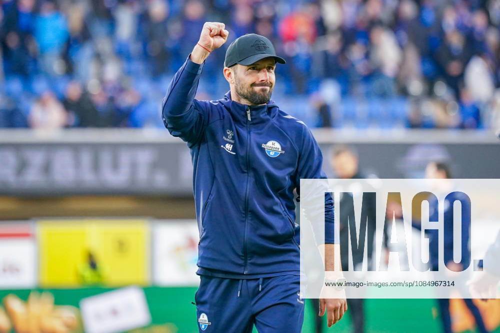 Deutschland: Fussball Bundesliga 2026 - 2027, 7. Spieltag - SC Paderborn vs Hamburger SV - Home-Deluxe-Arena (Paderborn): Ralf Kettemann (Paderborn Trainer) Geste, Gestik, Emotion, Freude, Jubel