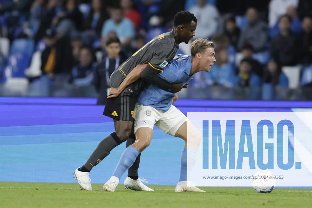 Italy: Serie a football match SSC Napoli vs AS Roma Romas Ivorian defender Evan Ndicka challenges for the ball with Napoli s Danish forward Rasmus Hojlund during the Serie A football match between SSC Napoli and AS Roma at the Diego Armando Maradona Stadium in Naples, October 24, 2026. _BPH5411