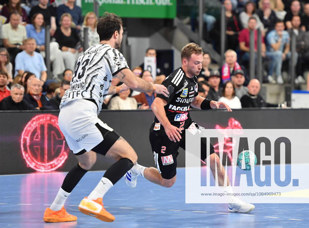 2 - Handball - 1. Bundesliga DAIKIN HBL - Saison 2026 2027 - 10. Spieltag: HC Erlangen Metropolregion Nürnberg HCE - THW Kiel - OGo - - Veron Na??inovi?? (93, THW Kiel) Frieder Bandlow (2, HC Erlangen HCE )