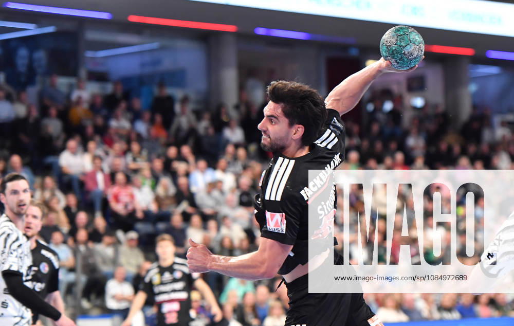2 - Handball - 1. Bundesliga DAIKIN HBL - Saison 2026 2027 - 10. Spieltag: HC Erlangen Metropolregion Nürnberg HCE - THW Kiel - OGo - - Eloy Morante Maldonado (22, HC Erlangen HCE )