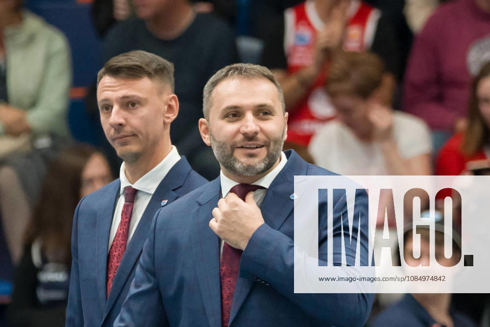 Christopher Schreiber (MBC, Assistant Coach), Vladimir Jovanovic (MBC, Head Coach), Syntainics MBC vs. Rostock Seawolves, BBL, Basketball Männer 1. Bundesliga, 6. Spieltag Saison 2026 27, 24.10.2026. Weißenfels Stadthalle Sachsen-Anhalt Deutschland
