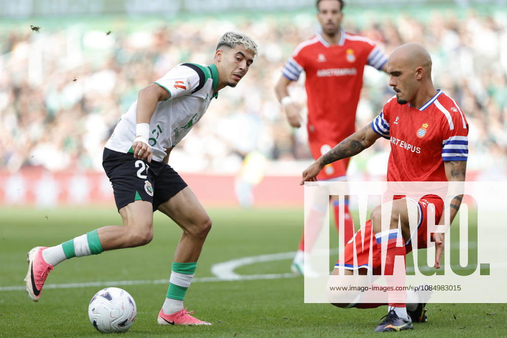 Real Racing Club de Santander v RCD Espanyol de Barcelona - LaLiga EA Sports 2026 27 Yassir Zabiri of Racing de Santander competes for the ball with Quilindschy Hartman of R.C.D Espanyol during the LaLiga EA Sports match between Racing de Santander and R.C.D Espanyol at El Sardinero Stadium in Santander, Spain, on October 24, 2026. Santander Cantabria Spain