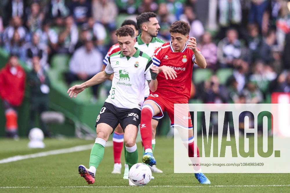 Real Racing Club de Santander v RCD Espanyol de Barcelona - LaLiga EA Sports 2026 27 Inigo Vicente of Real Racing Club duels for the ball with Alex Calatrava of RCD Espanyol during the LaLiga EA Sports match between Real Racing Club and RCD Espanyol at Campos de El Sardinero in Santander, Spain, on October 24, 2026. Santandrer Spain