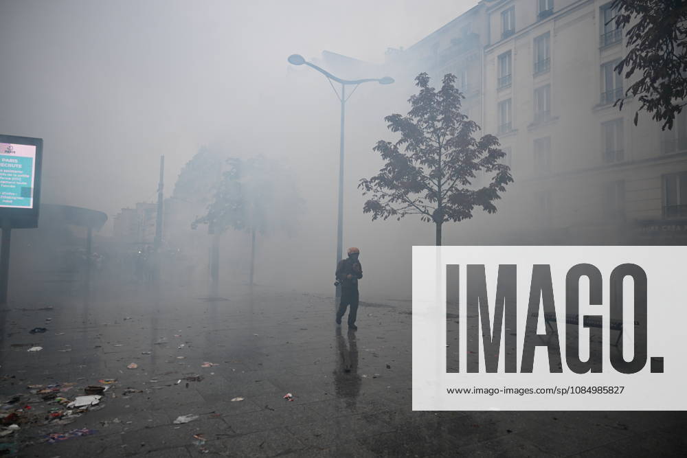 Police intervene in demonstrators amid ongoing protests in Paris PARIS, FRANCE - OCTOBER 24: Police clash with protesters with tear gas during a demonstration amid ongoing social and political tensions in Paris, France, on October 24, 2026. Mouneb Taim Anadolu Paris France. Editorial use only. Please get in touch for any other usage.