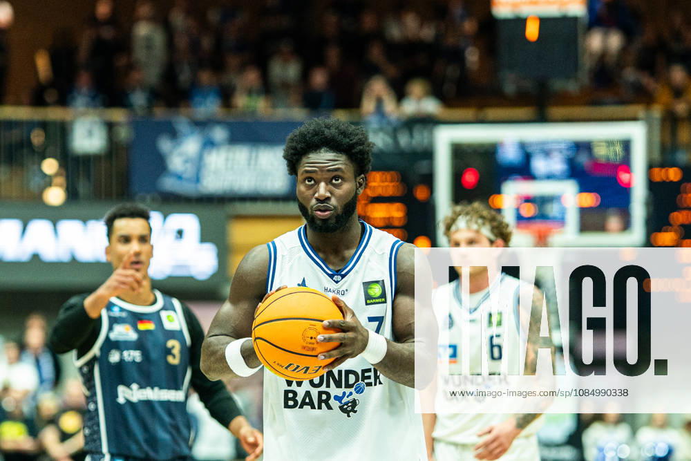 Dylan Addae-Wusu (Hakro Merlins Crailsheim, 07) beim Freiwurf, GER, Hakro Merlins Crailsheim vs. Eisbaeren Bremerhaven, Basketball, 2 Basketball Bundesliga ProA, Herren, 6. Spieltag, Spielzeit 2026 2027, 24.10.2026 GER, Hakro Merlins Crailsheim vs. Eisbaeren Bremerhaven, Basketball, 2 Basketball Bundesliga ProA, Herren, 6. Spieltag, Spielzeit 2026 2027, 24.10.2026 Ilshofen