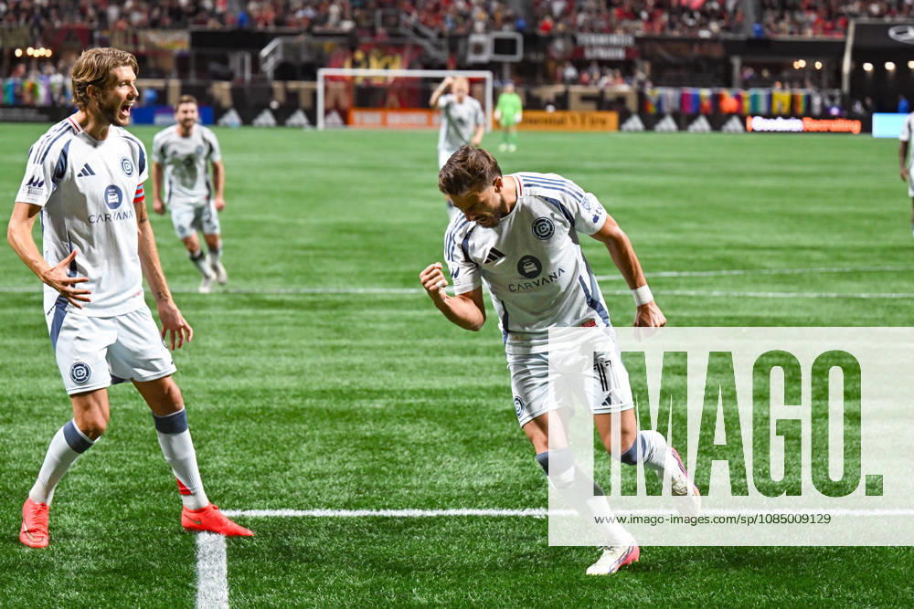 ATLANTA, GA - OCTOBER 24: Philip Zinckernagel 11 of Chicago reacts after scoring a goal during the MLS, Fussball Herren, USA match between Chicago Fire FC and Atlanta United FC on October 24th, 2026 at Mercedes-Benz Stadium in Atlanta, GA.(Photo by Rich von Biberstein Icon Sportswire) SOCCER: OCT 24 MLS Atlanta United vs Chicago Fire FC Icon261024009