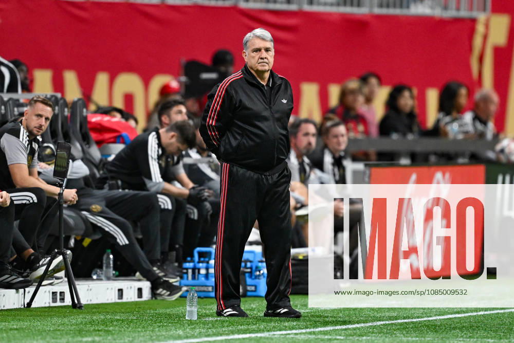 ATLANTA, GA - OCTOBER 24: Atlanta head coach Gerardo Martino reacts during the MLS, Fussball Herren, USA match between Chicago Fire FC and Atlanta United FC on October 24th, 2026 at Mercedes-Benz Stadium in Atlanta, GA.(Photo by Rich von Biberstein Icon Sportswire) SOCCER: OCT 24 MLS Atlanta United vs Chicago Fire FC Icon261024018