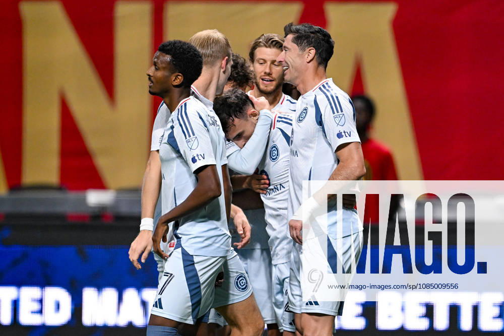 ATLANTA, GA - OCTOBER 24: Teammates celebrate the goal scored by Anzor Mekvabishvili 23 of Chicago during the MLS, Fussball Herren, USA match between Chicago Fire FC and Atlanta United FC on October 24th, 2026 at Mercedes-Benz Stadium in Atlanta, GA.(Photo by Rich von Biberstein Icon Sportswire) SOCCER: OCT 24 MLS Atlanta United vs Chicago Fire FC Icon261024028