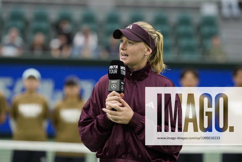 WTA, Tennis Damen Kinoshita Group Japan Open - Day 7 Ashlyn Krueger of the United States speaks after her singles final loss to Katerina Siniakova of the Czech Republic at the 2026 Kinoshita Group Japan Open Women s tennis tournament at Utsubo Tennis Center in Osaka, Japan, on October 25, 2026. Osaka Japan