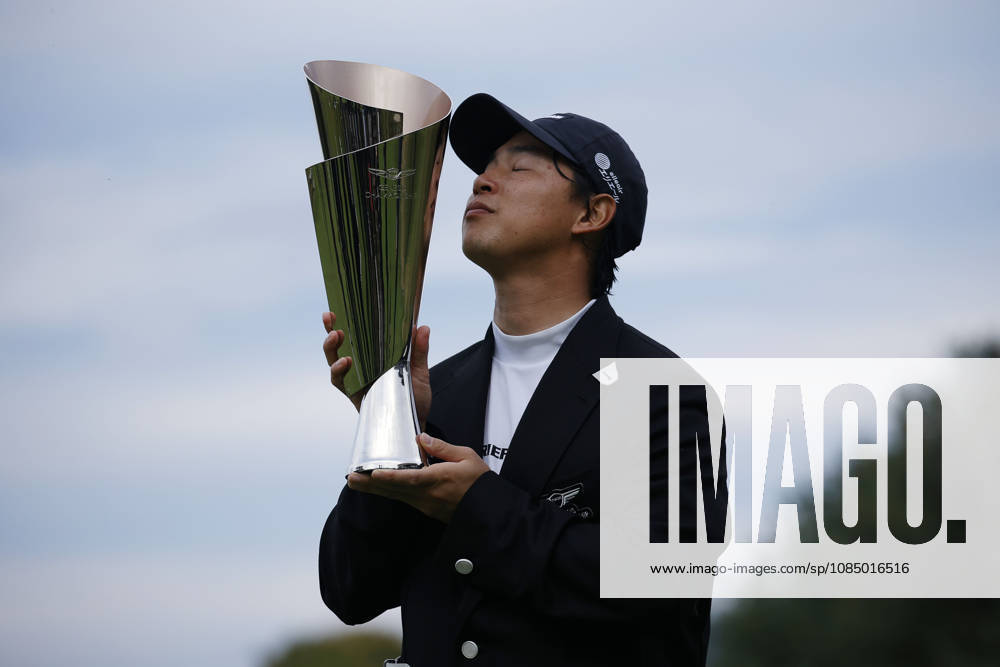 Oct 25, 2026-Cheonan, South Korea-Yuto KATSURAGAWA of Japan Trophy ceremony after final round on 18th Green during a DP World Tour Genesis Championship Final Round at Woo Jeong Hills CC in Cheonan, South Korea. DP Tour Genesis Championship Final Round - ZUMAr168 20261025_aap_r168_059