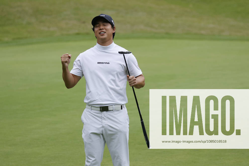 Oct 25, 2026-Cheonan, South Korea-Yuto KATSURAGAWA of Japan win ceremony after final round on 18th Green during a DP World Tour Genesis Championship Final Round at Woo Jeong Hills CC in Cheonan, South Korea. DP Tour Genesis Championship Final Round - ZUMAr168 20261025_aap_r168_060
