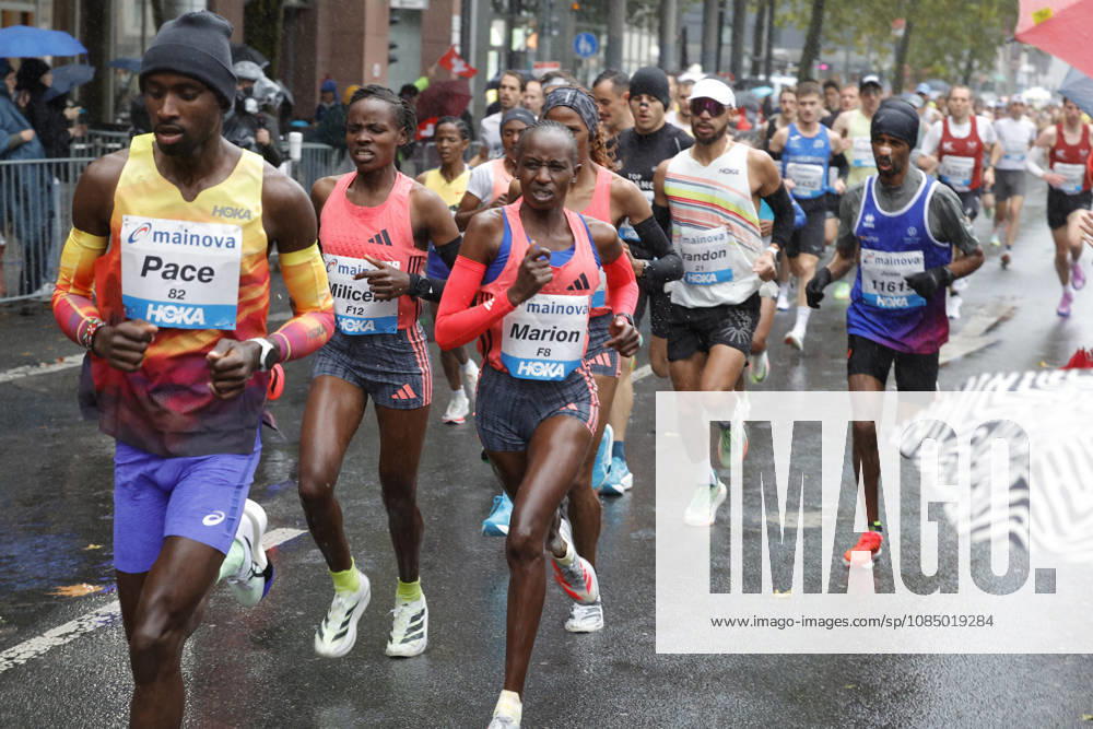 Leichtathletik 43. Mainova Frankfurt Marathon Start Frauen F8 Marion Frankfurt Main Hessen Deutschland